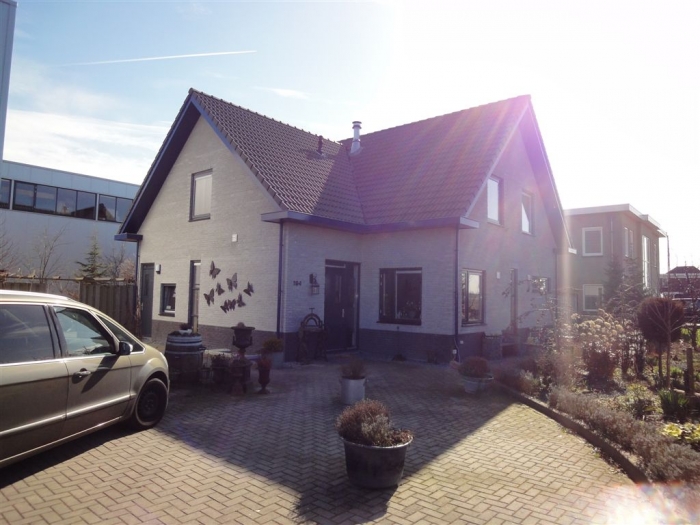 Woning met bedrijfsruimte - BTO Online BTO